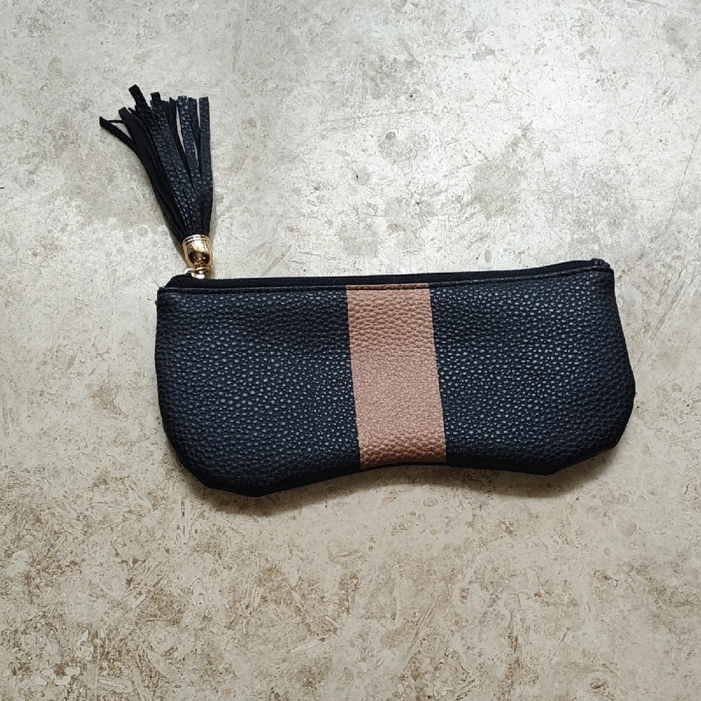 Elegant Black and Brown Tassel Clutch
